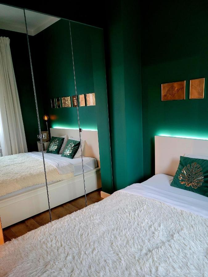 Apartament By The Way Appartement Wrocław Buitenkant foto