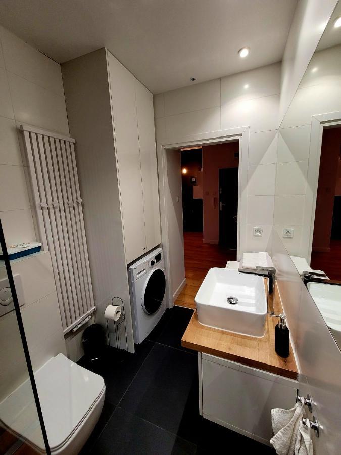 Apartament By The Way Appartement Wrocław Buitenkant foto