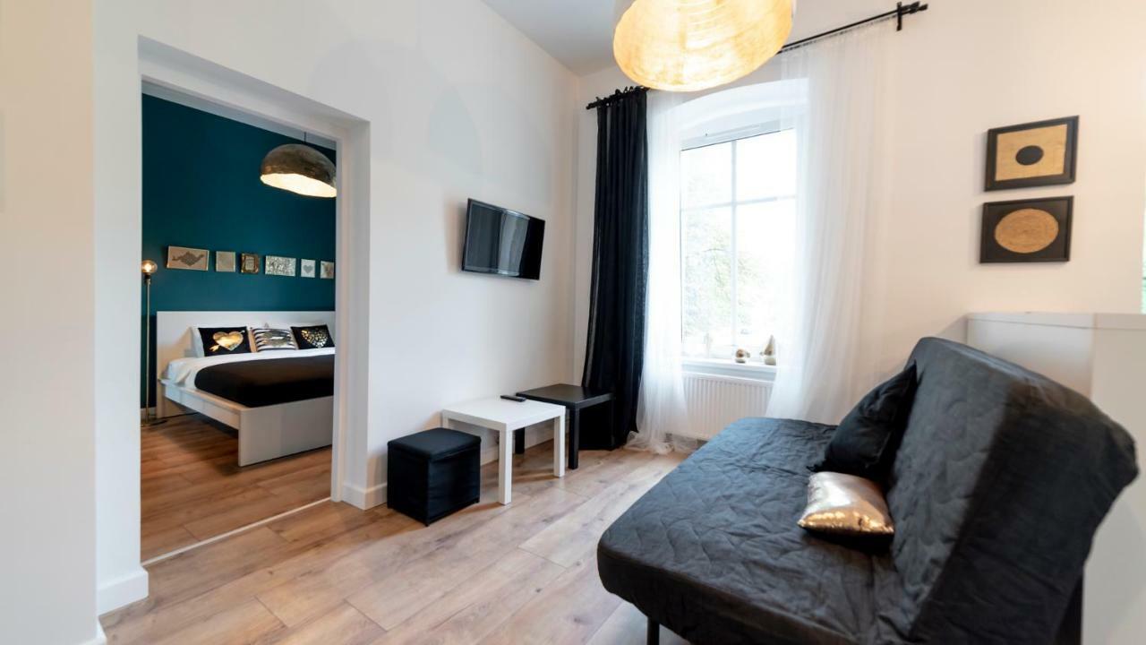 Apartament By The Way Appartement Wrocław Buitenkant foto