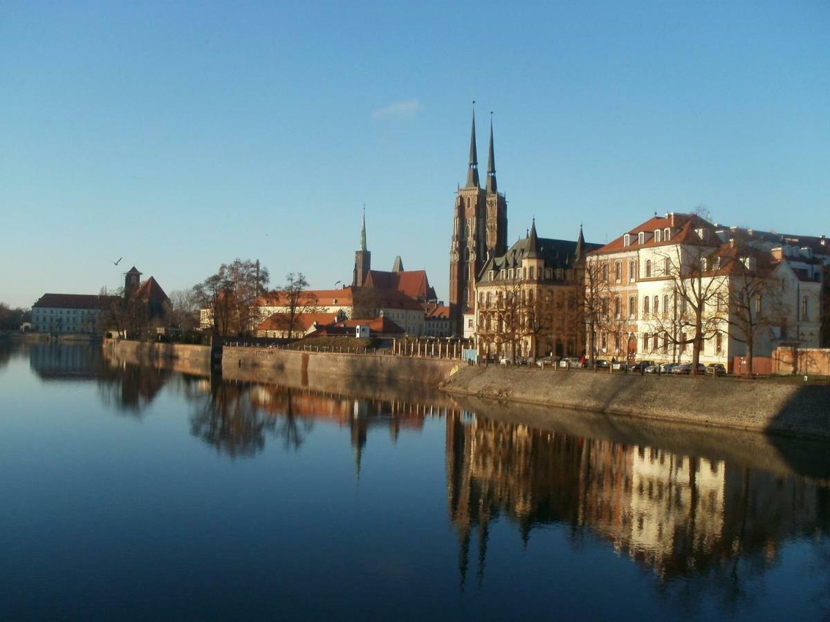 Apartament By The Way Appartement Wrocław Buitenkant foto
