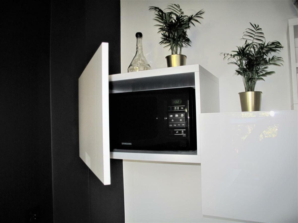 Apartament By The Way Appartement Wrocław Buitenkant foto