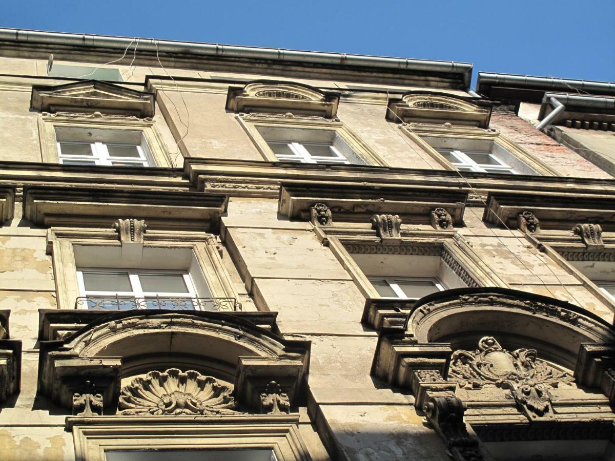 Apartament By The Way Appartement Wrocław Buitenkant foto